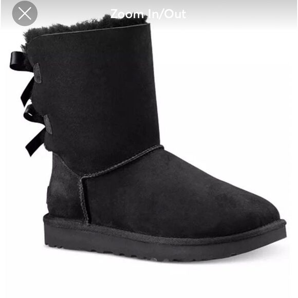 Sz 5 black sheepskin/sherpa  bailey bow 2 UGG classic   Short boot - Picture 1 of 7